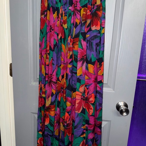 Floral Pleated Maxi Skirt — Multi Color - Picture 4 of 8